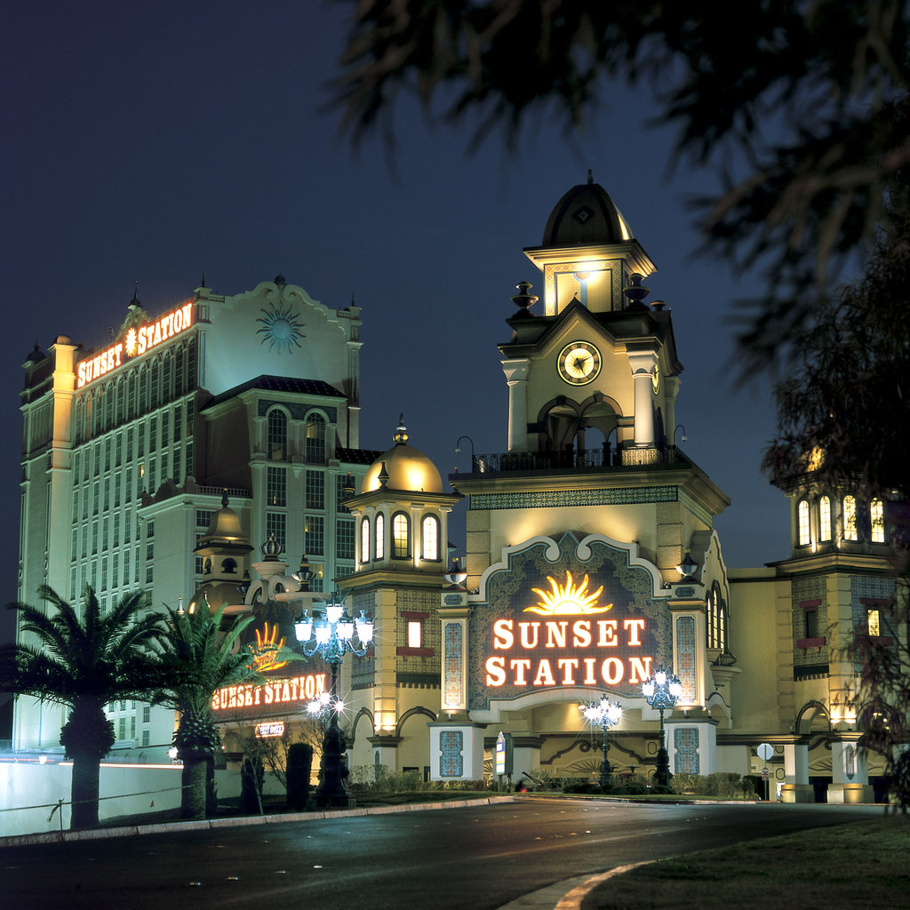 Sunset Station Cheap Vacations Packages | Red Tag Vacations