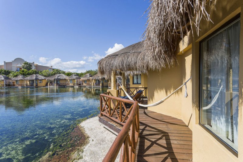 Grand Palladium White Sand Cheap Vacations Packages Red