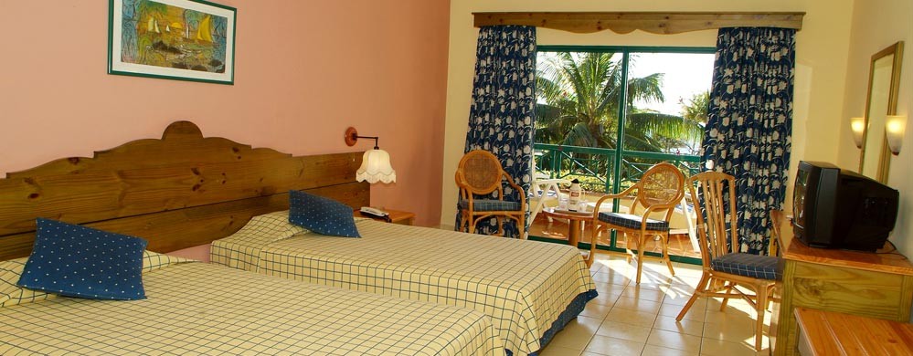 21_club_amigo_atlantico_guardalavaca_3.jpg