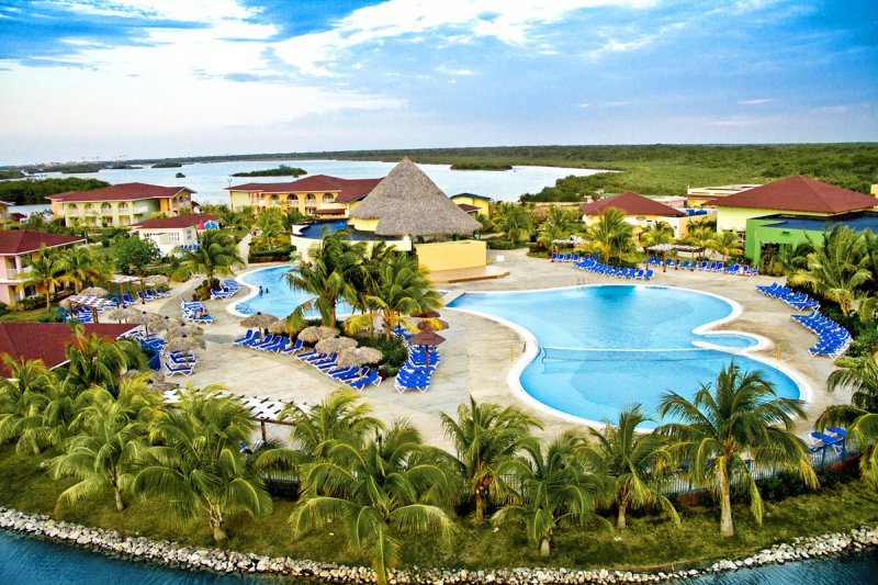 Memories Caribe Beach Resort Cuba Pictures Memories Caribe Beach Resort Cheap Vacations Packages | Red Tag Vacations