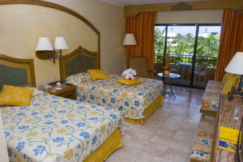 Iberostar Paraiso Beach Specialty Restaurants Iberostar Paraiso Beach Specialty Restaurants